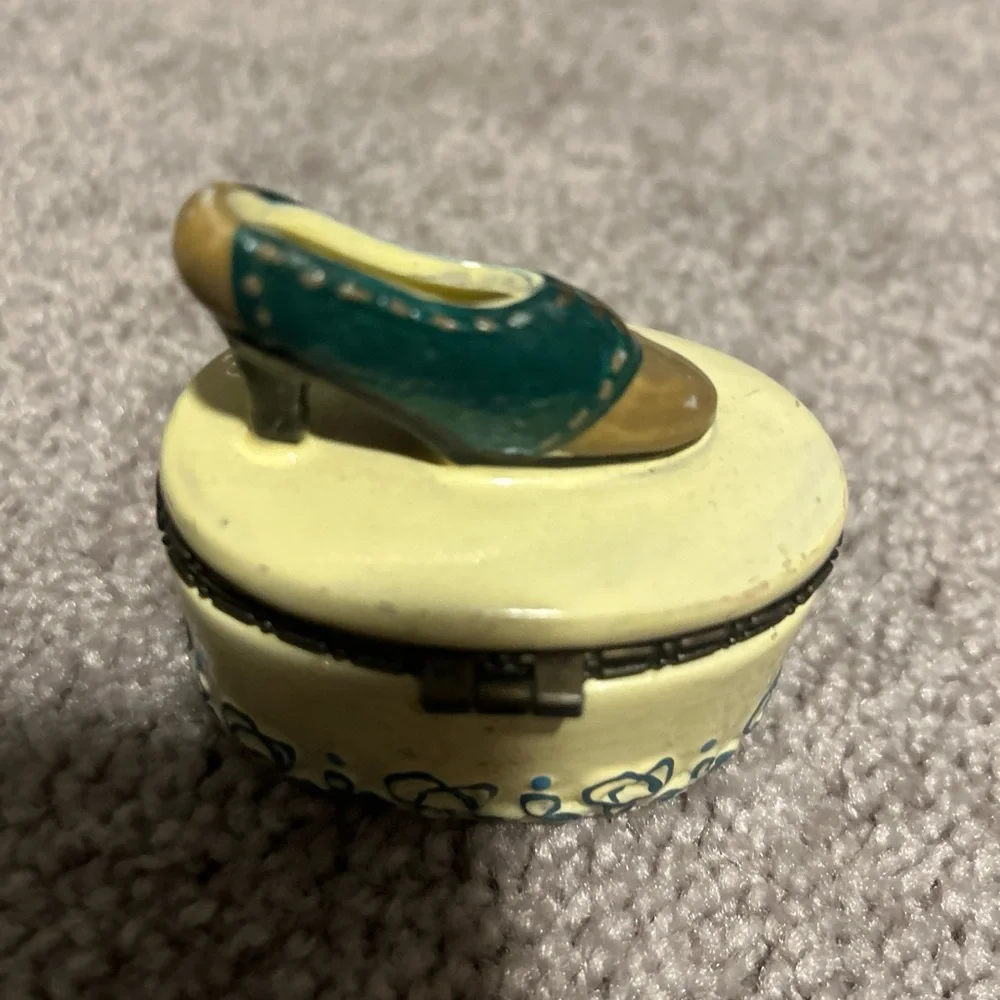 Alco Industries Vtg. Ceramic 3D Hinged Trinket Box 2 1/2